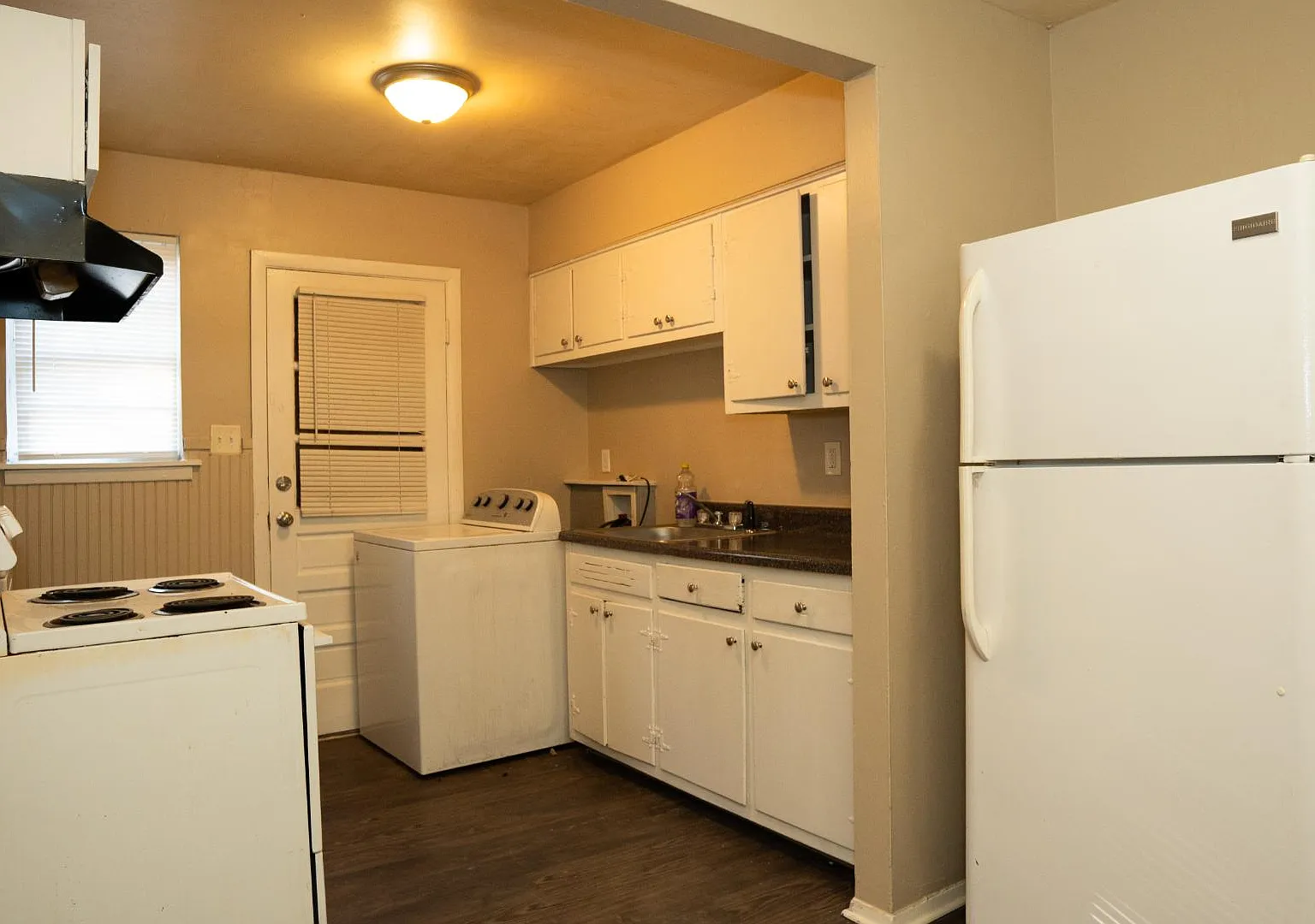 3268 Powell Ave - Powell Ave. Duplex — Photo 3