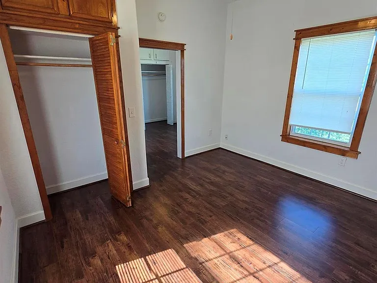 4124 Avenue M 1/2 — Photo 16