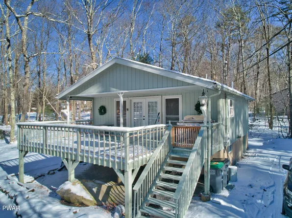 139 Hillview Pl, Shohola, PA 18458