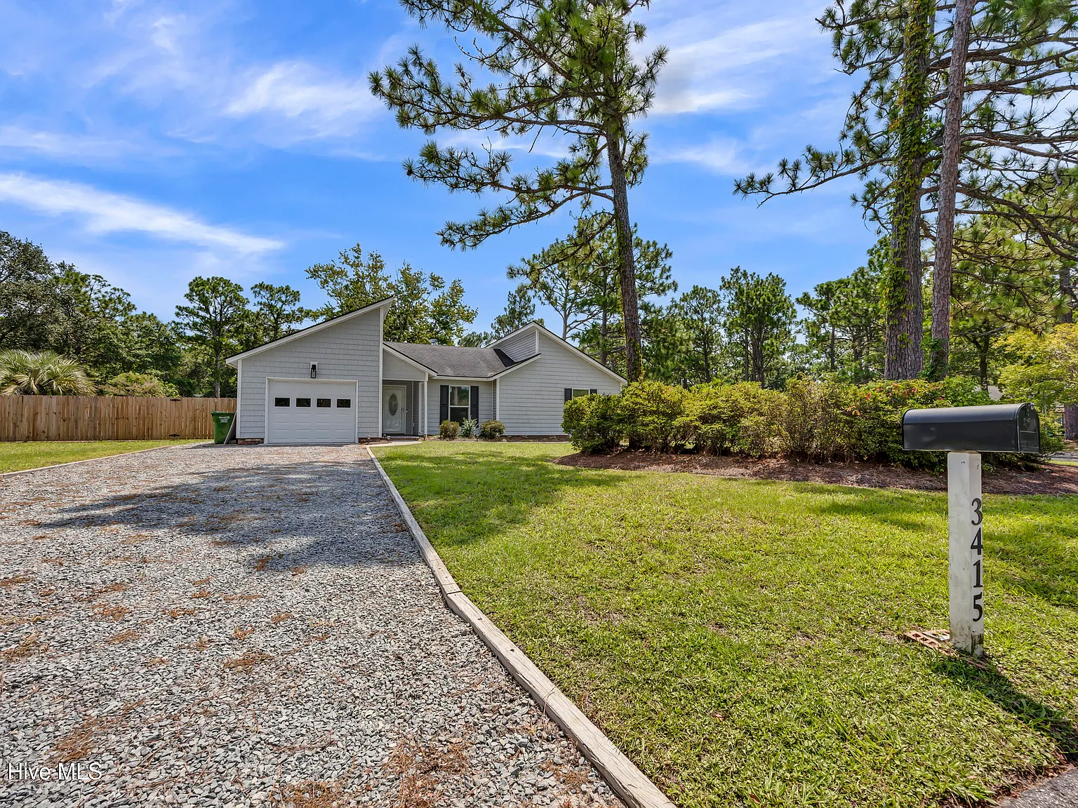 3 bed, 2.0 bath, $2,800 — Photo 2