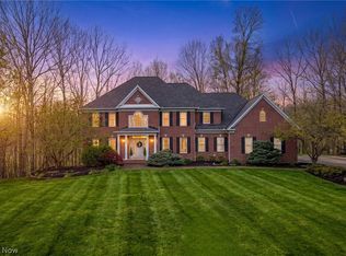 6030 Penfield Ln, Solon, OH 44139