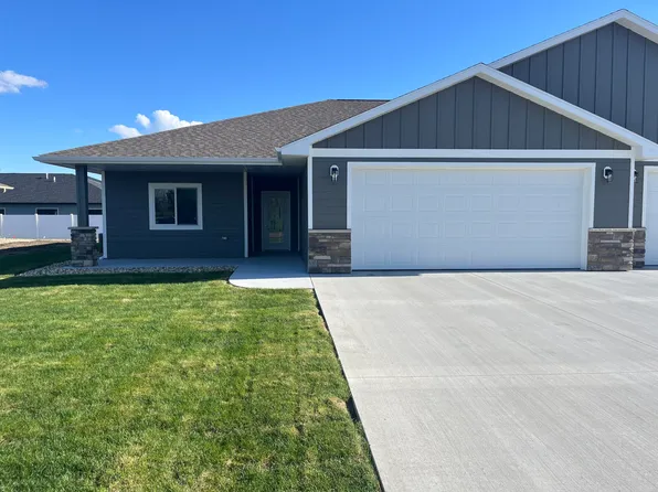 2825 Cottonwood Cir, Mitchell, SD 57301