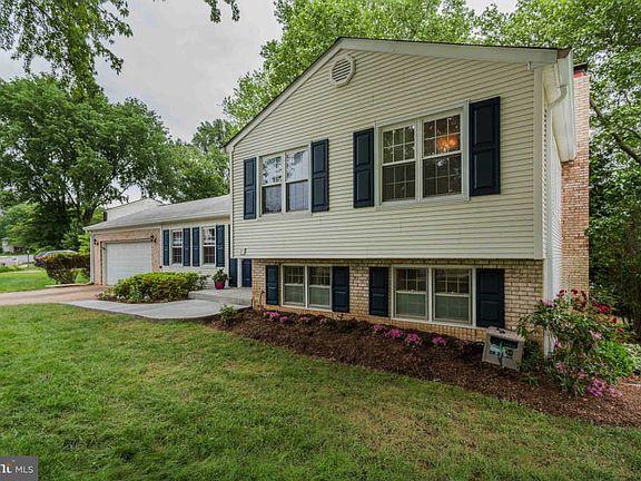 2nd image of 9605 Ashbourn Dr
