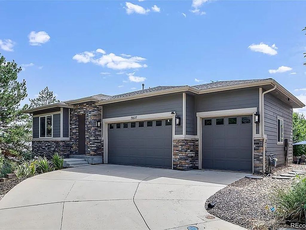 21537 E Smoky Hill Rd - Property Image