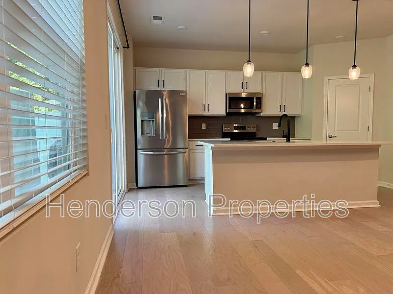 2 bed, 2.5 bath, 1594 sqft, $1,950 — Photo 4