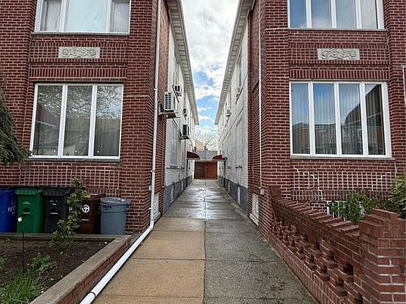 4th image of 1858 78th St
