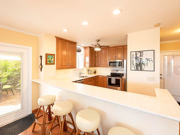 3rd image of 2601 S Roosevelt Blvd APT 101A