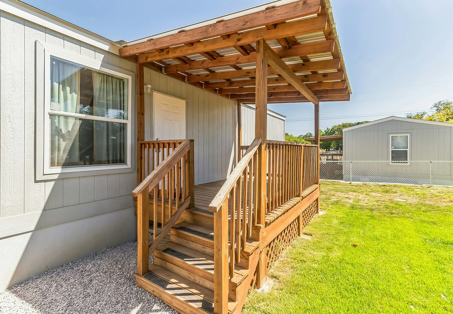 108 East Castleshoals Drive — Photo 2