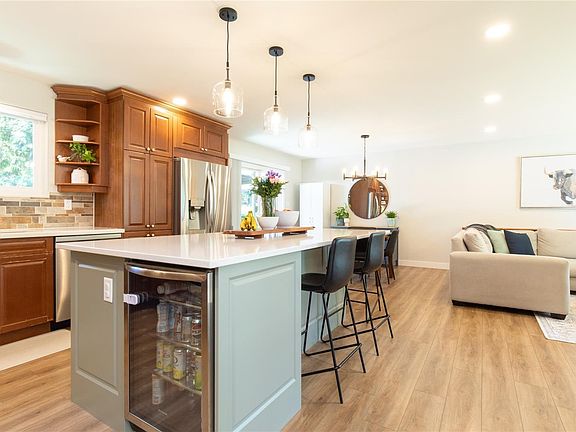 5th image of 3021 Crestwood Pl
