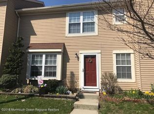 8 Berkeley Pl, Eatontown, NJ 07724