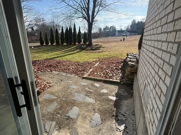 4 Princeton Ter #4, Greenfield, MA 01301