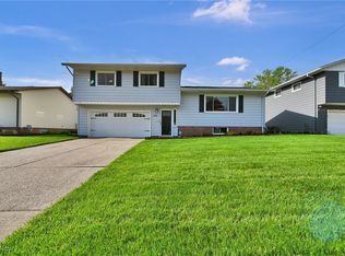 3141 Hetzel Dr, Parma, OH