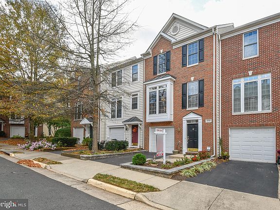 3rd image of 4106 Fairfax Center Creek Dr
