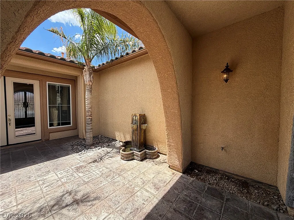 3 bed, 2.5 bath, 2764 sqft, $2,550 — Photo 3