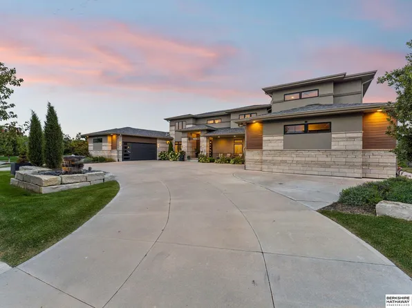 1605 S 219th Ave, Elkhorn, NE 68022