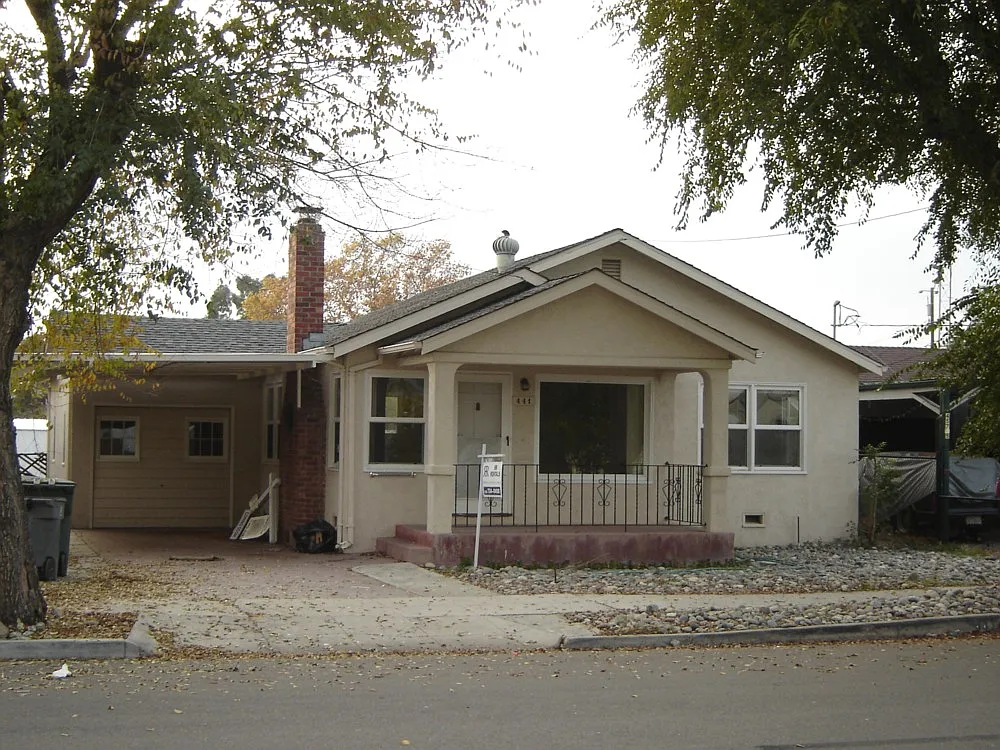 441 N M St photo 1