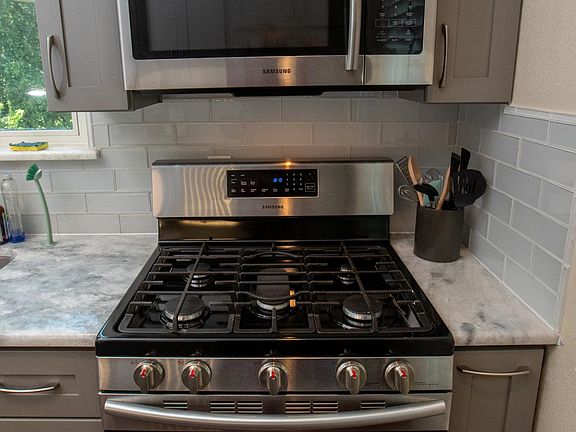 Gas Stove and Microwave