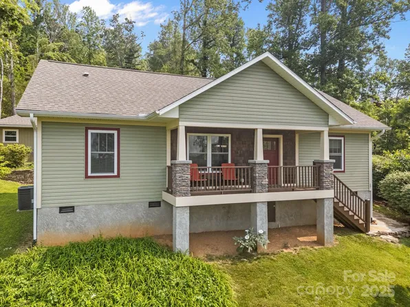 17 Laurel Rd, Arden, NC 28704