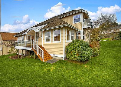 1st image of 3905 53rd St NE
