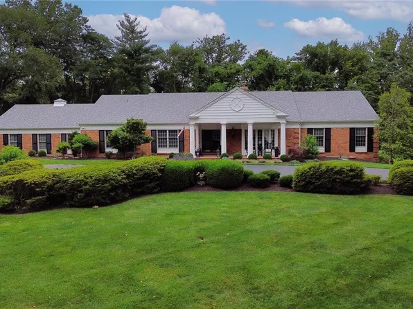 26 Bellerive Country Club Grounds Dr, Saint Louis, MO 63141
