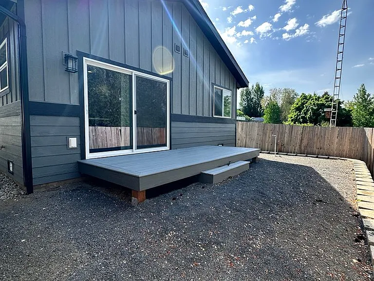 460 N James Ave — Photo 10