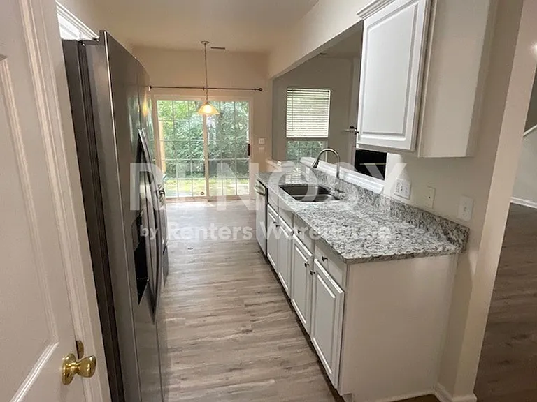 11715 Harsworth Ln — Photo 5