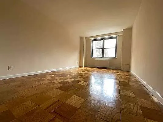 Rented by Bond New York | media 5