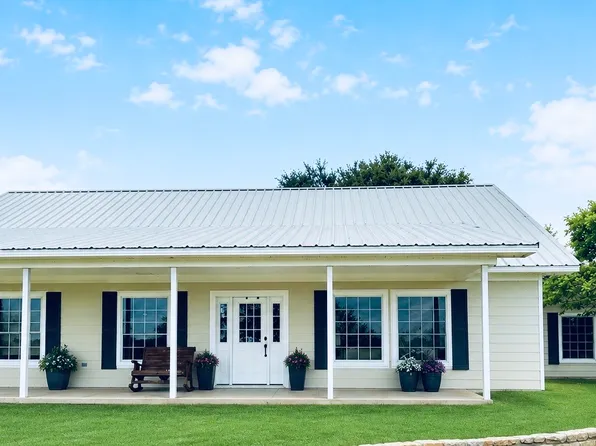 581 Comanche Lake Rd, Comanche, TX 76442