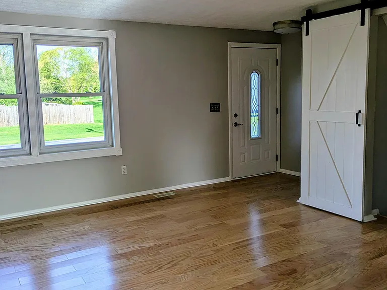 6454 Butler Warren Rd — Photo 3