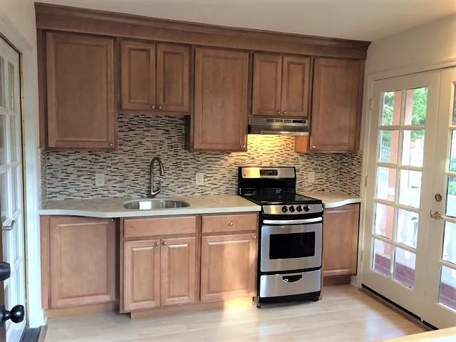 3100 Fergusson Ln — Photo 9