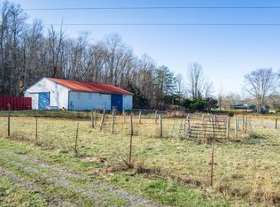 1094 Tyler Point Rd, Monterey, TN 38574