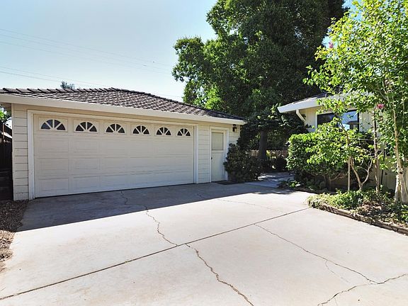3rd image of 1600 Phantom Ave