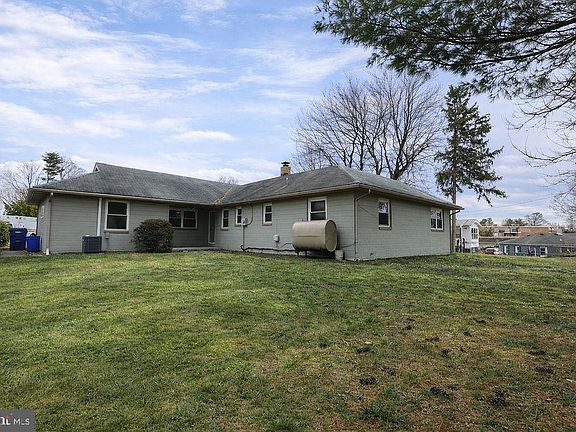 4th image of 9 Oakmont Rd