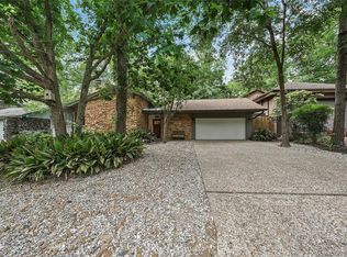 46 E Rolling Hills Dr, Conroe, TX 77304