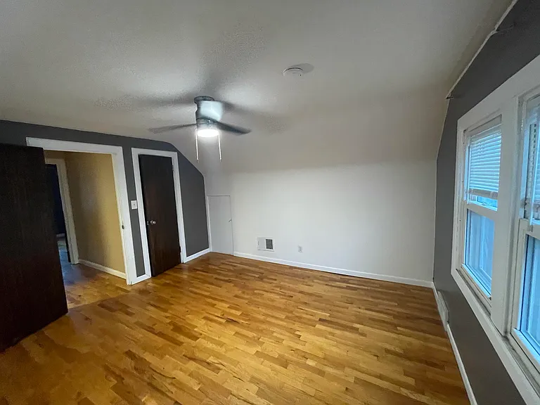 2916 S Euclid Ave — Photo 9
