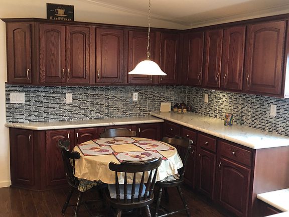 4th image of 4553 Leytonstone Ave