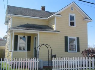 102 3rd Ave, Cranston, RI 02910