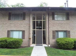 6110 Sanlin Dr, Coraopolis, PA 15108