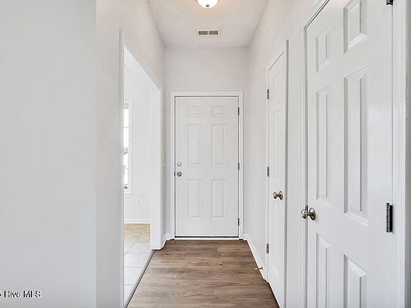 4th image of 4537 Fleetwood Drive SE