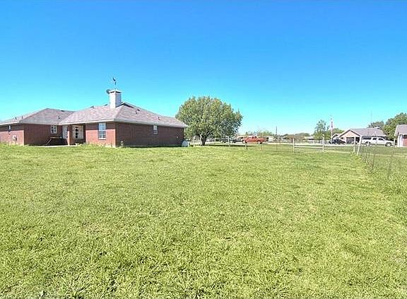 3rd image of 431 Venezia Ct
