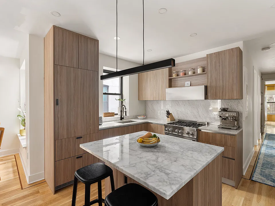 917 Saint Marks Ave #2