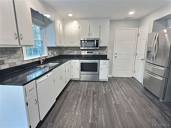 3rd image of 10350 Agecroft Manor Ct