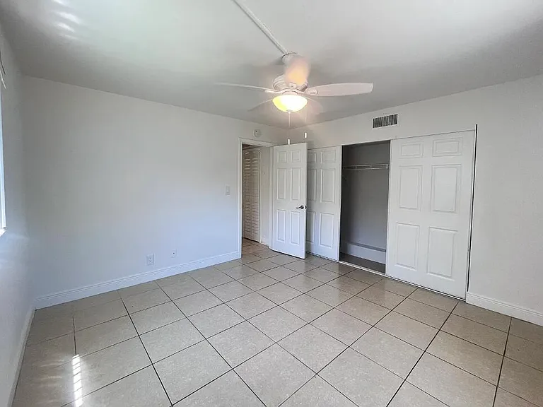 520 NE 44th St — Photo 3
