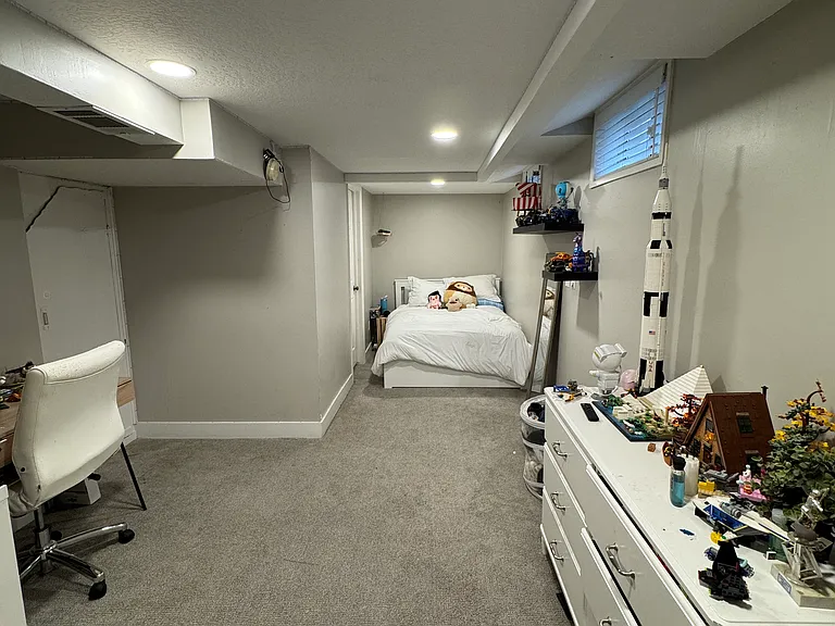 2206 S 1900 E — Photo 36