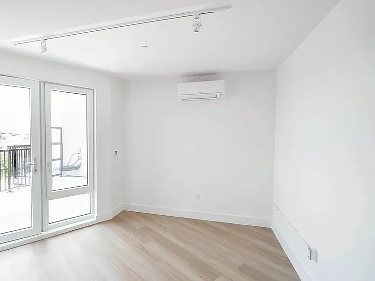1457 Flatbush Ave #702 — Photo 4
