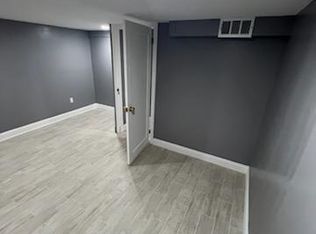 1100 Rottkamp St #1, Valley Stream, NY 11580