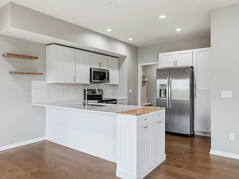 959 Titan Dr — Photo 7