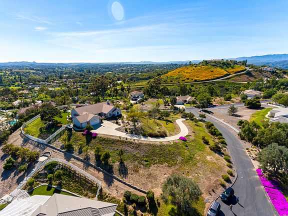 5th image of 3333 Bienaventura Dr