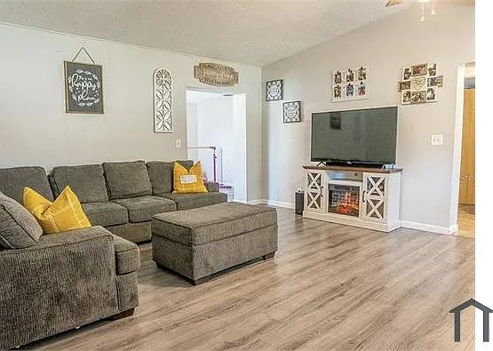 102 S Sunland Dr — Photo 12
