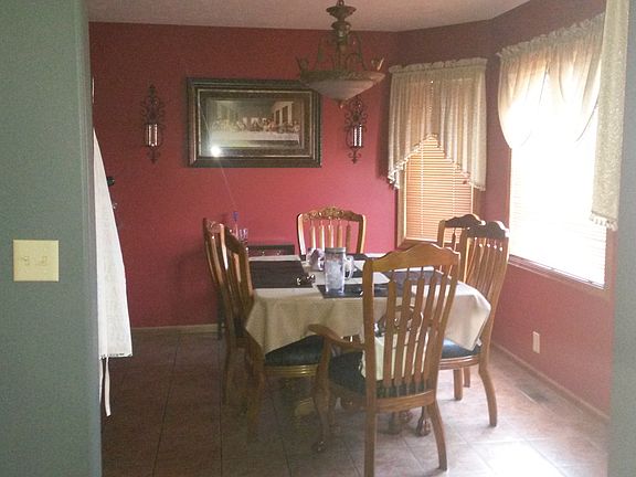 4th image of 304 Layton St